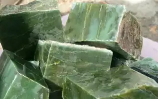 Необычные свойства камня нефрит