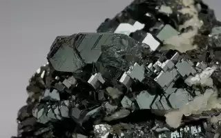 Магические свойства и значение камня гематит