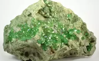 Свойства и значения магического камня демантоид