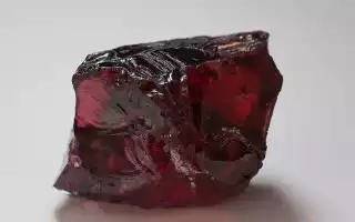 Камень страсти и любви гранат