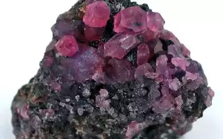 Камень корунд и его драгоценные секреты