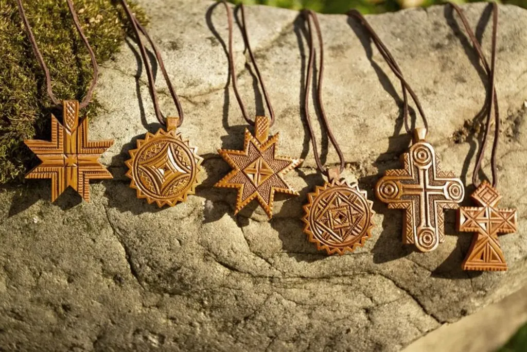 Славянские обереги из дерева