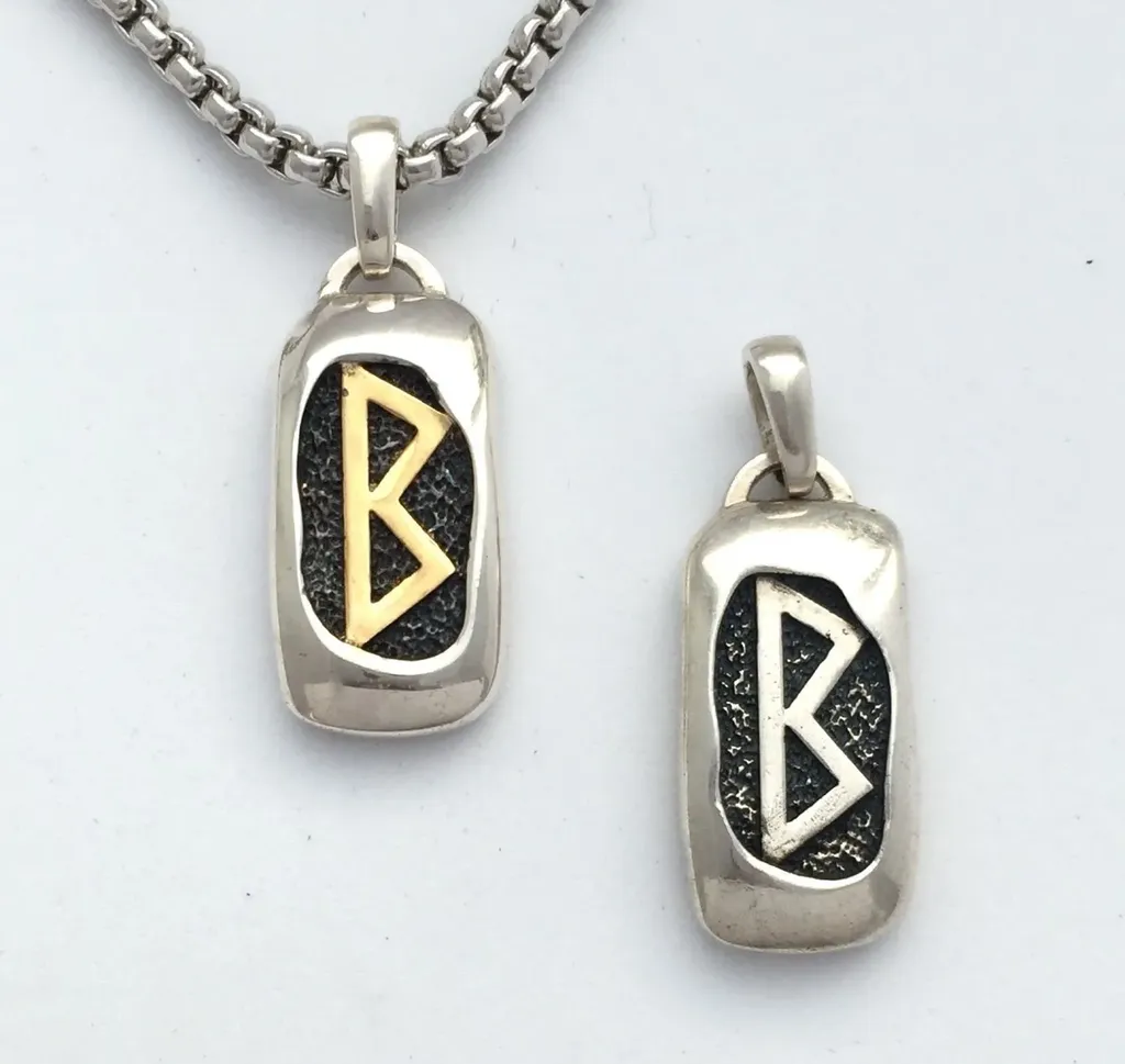 Подвеска с руной Беркана