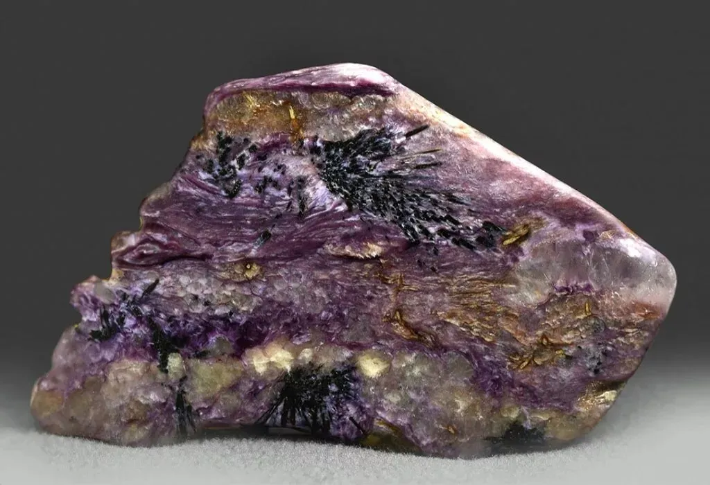 Минерал Чароит