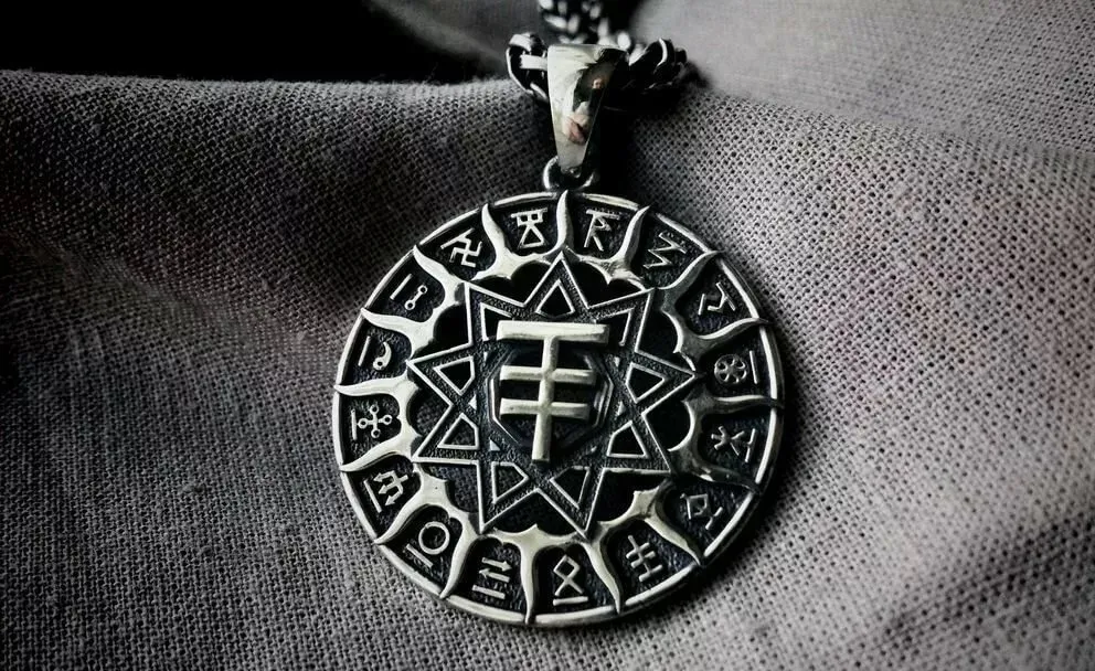 Чертог лисы амулет