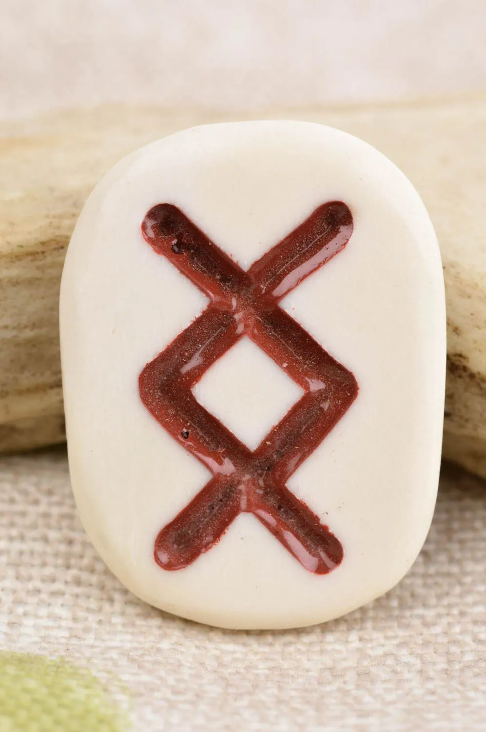 Изображение руны Ингуз