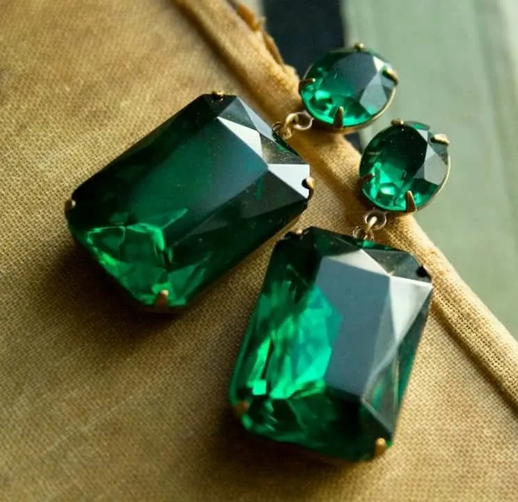 Серьги с изумрудом