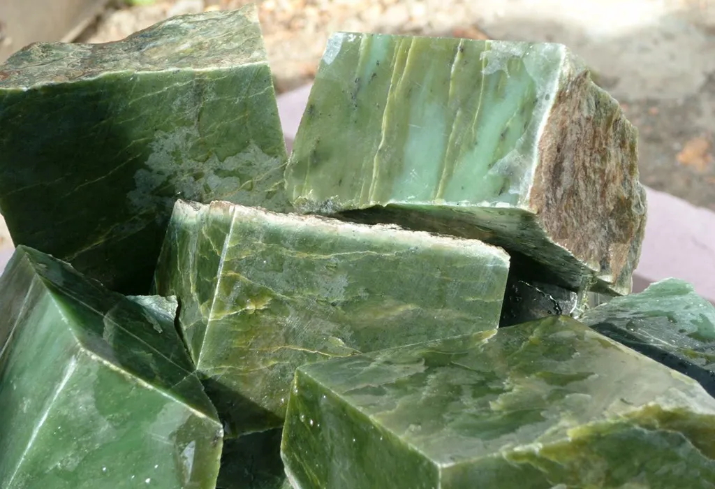 Минерал нефрит