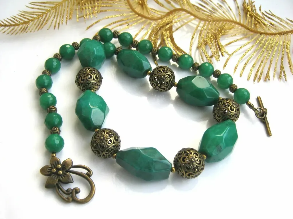 Украшения из нефрита