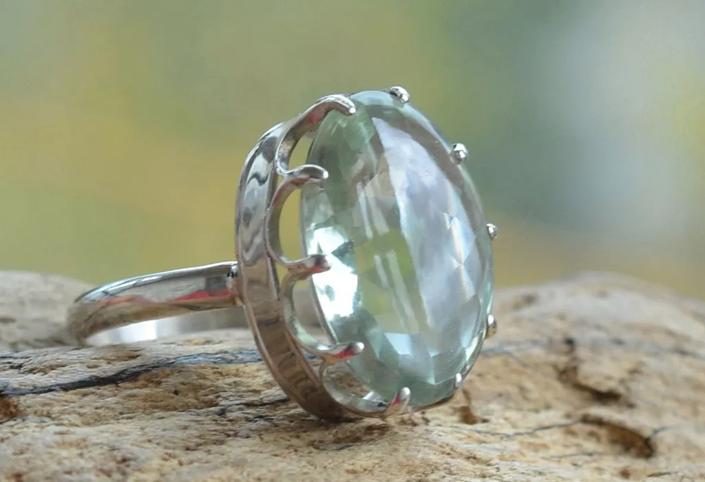 Кольцо с Празиолитом