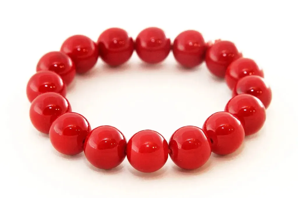 Браслет из коралла