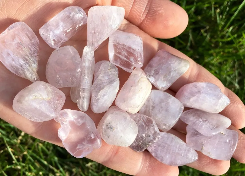 Камни розовый кунцит