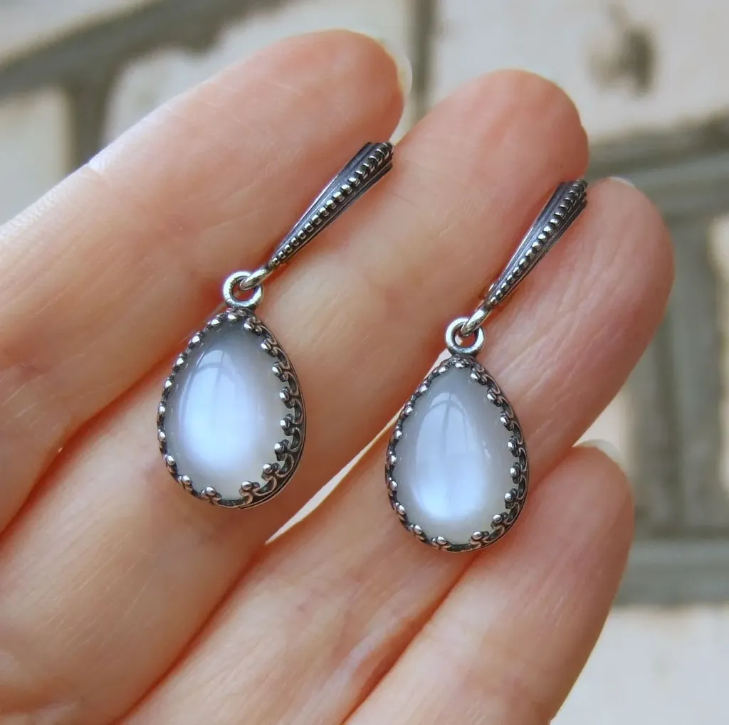 Лунный камень