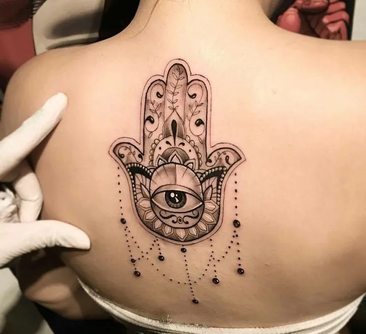 Тату рука Фатимы