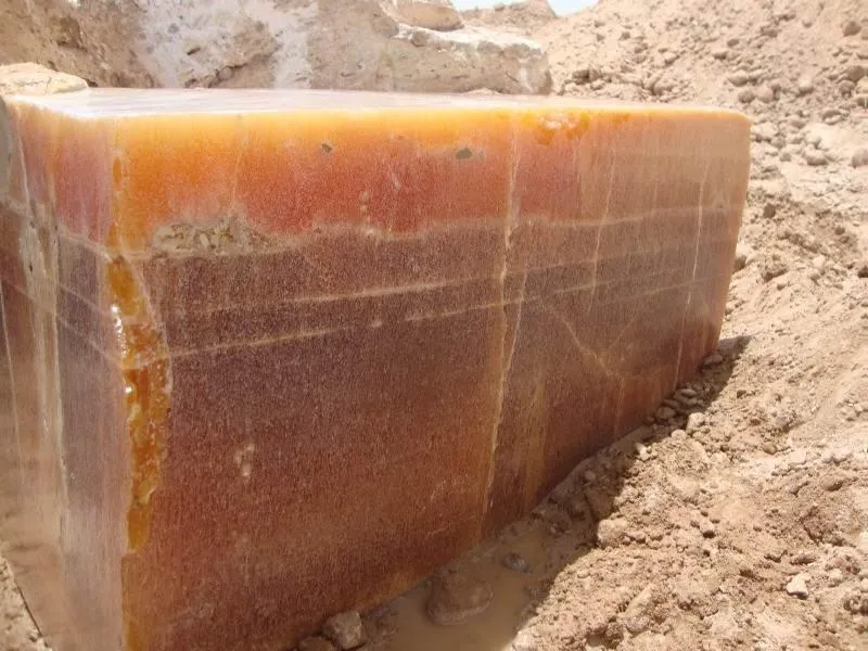 Добыча камня оникс