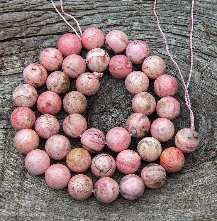 Украшение из Родонита