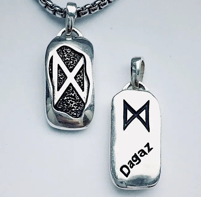 амулет с руной Дагаз