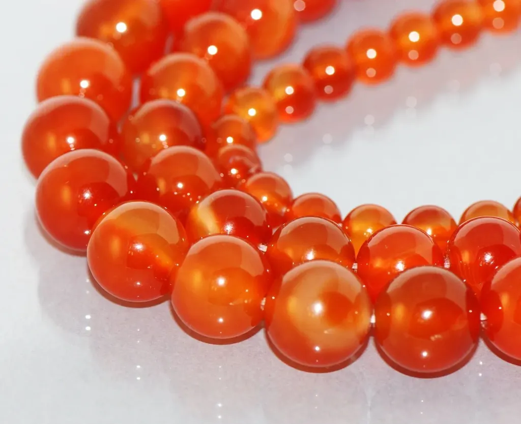 Бусы из сердолика