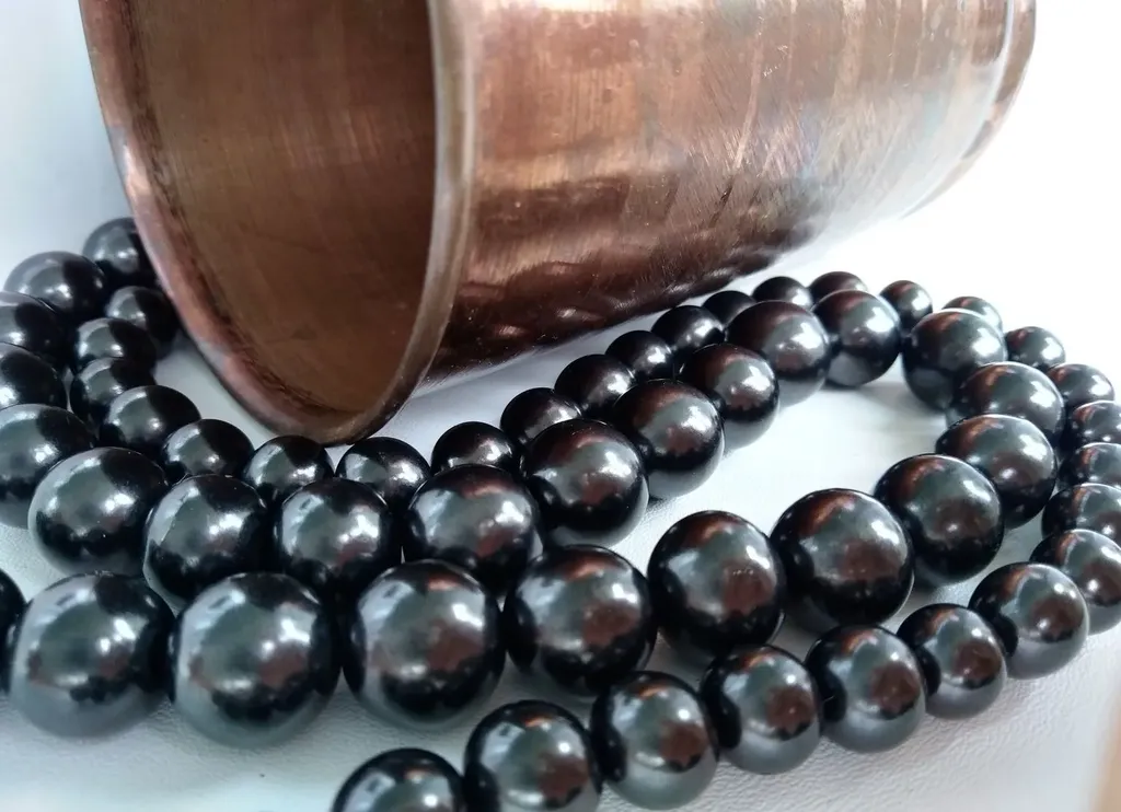 Украшение из шунгита