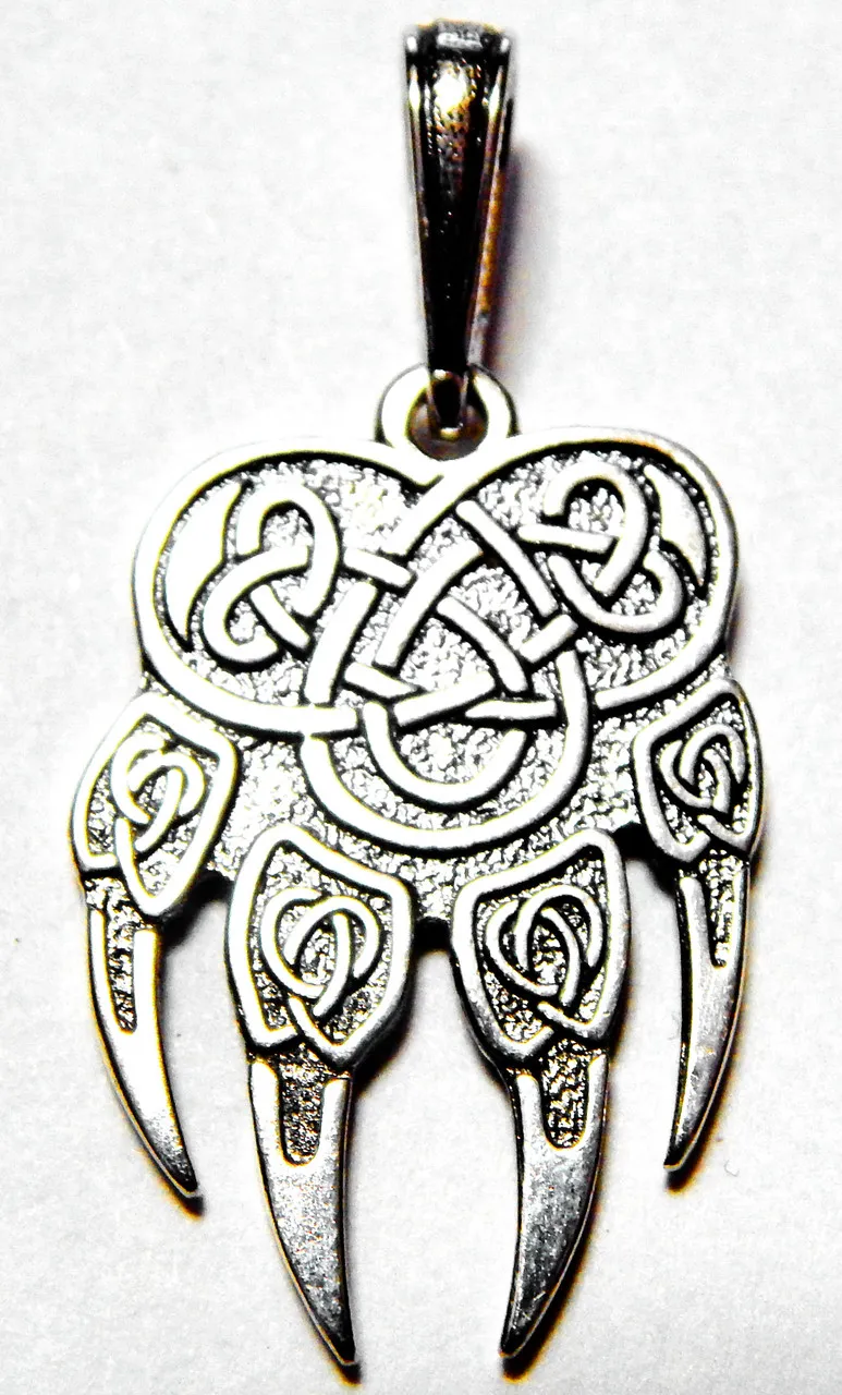 Амулет лапа Волка