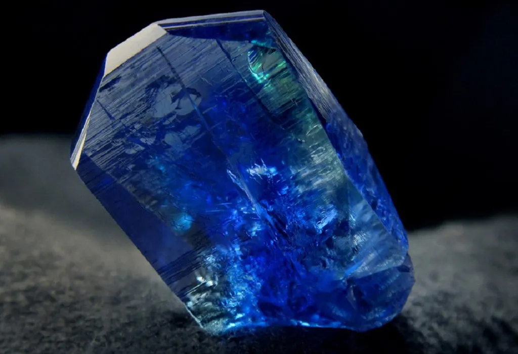 Минерал Танзит