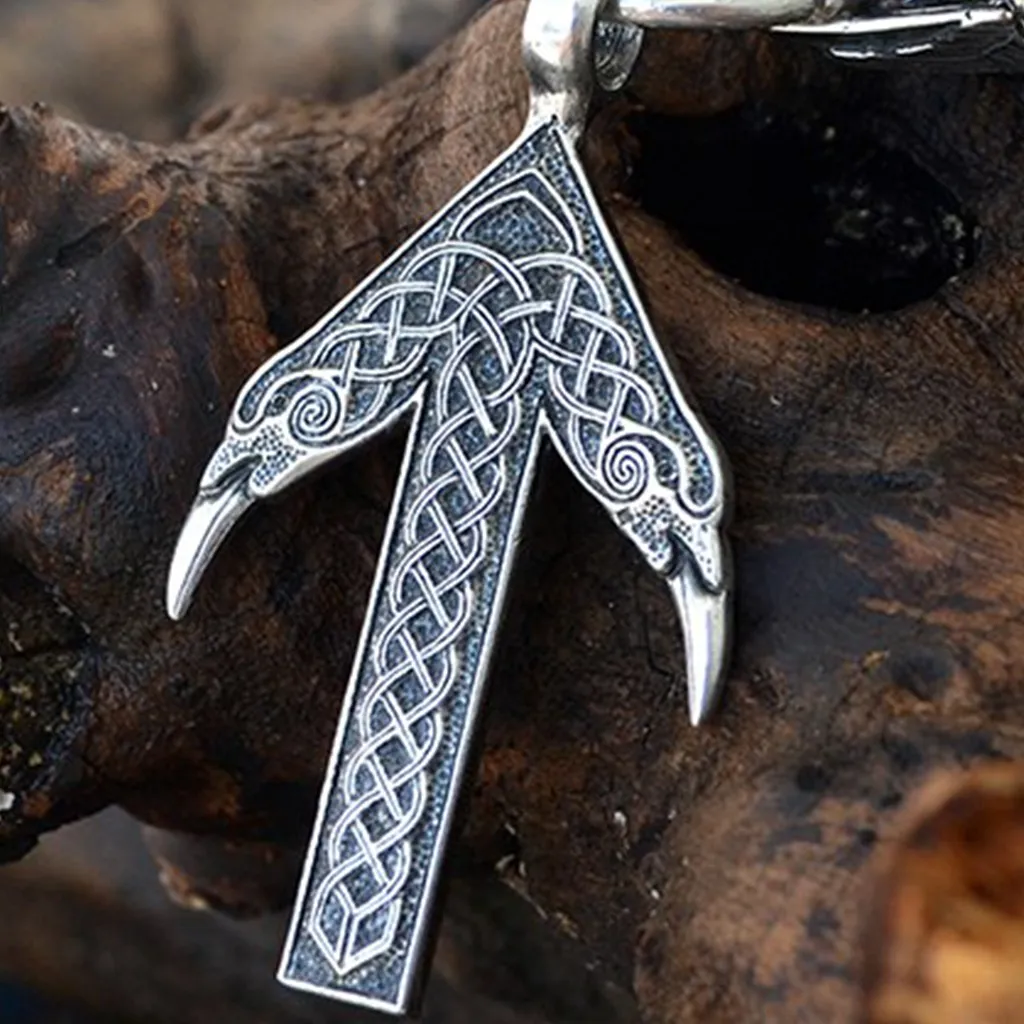 Тейваз амулет