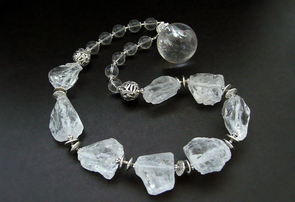 Украшение из горного хрусталя