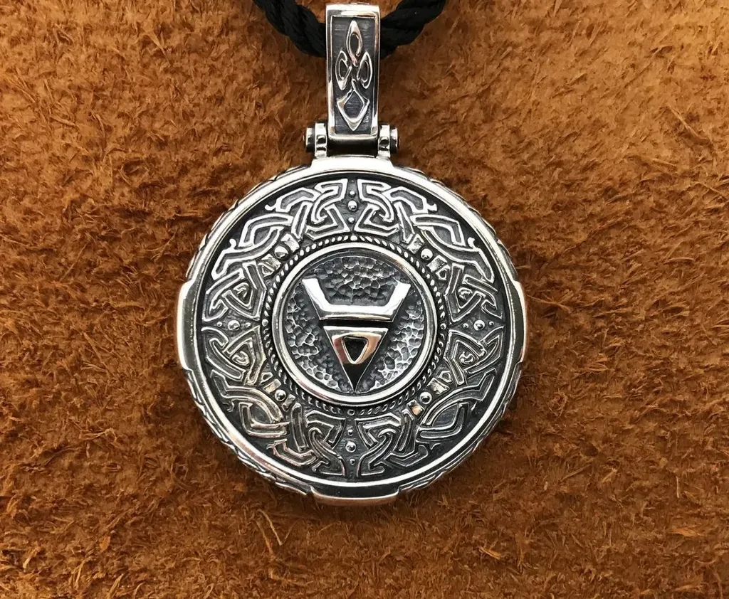 Амулет Велеса