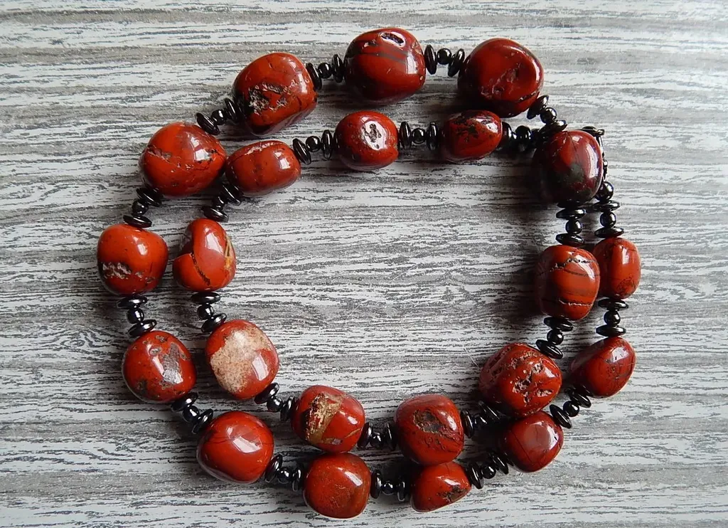 Украшение из Яшмы