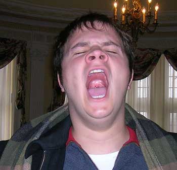 мужик сейчас чихнет