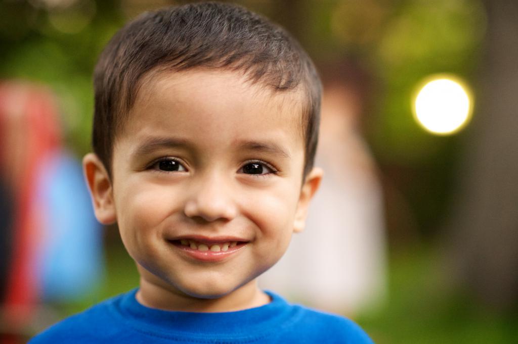 Кареглазый мальчик