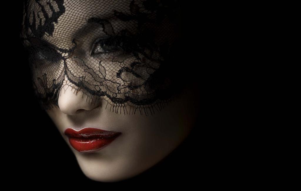 Девушка загадка