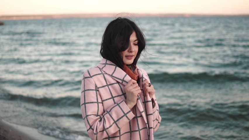 загадочная барышня