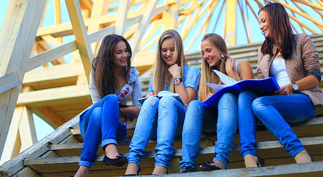 В этом периоде девочка кажется еще взрослее