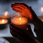 Свеча в руке