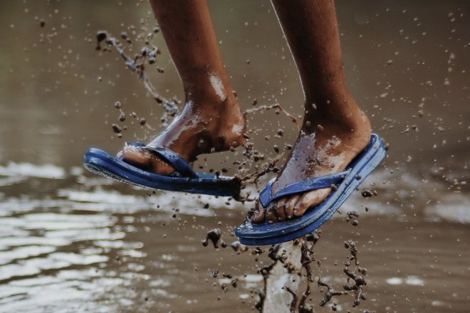 Выпрыгнуть из воды