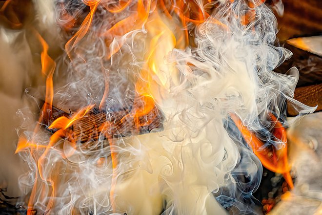 Пожар с дымом