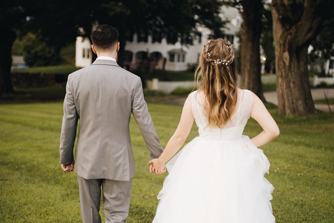 Снится свадьба друзей