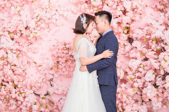 Снится свадьба в розовых цветах