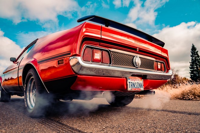 Угнали красную машину