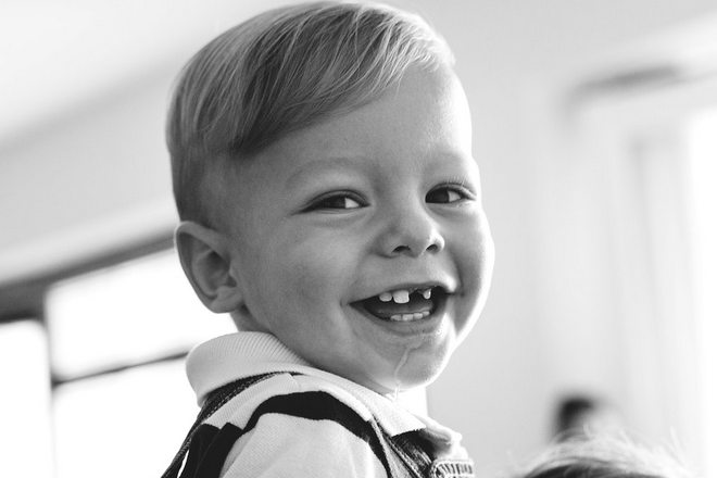 Снится, что у мальчика выпало несколько зубов