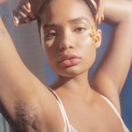 Приснилась девушка с волосатыми подмышками