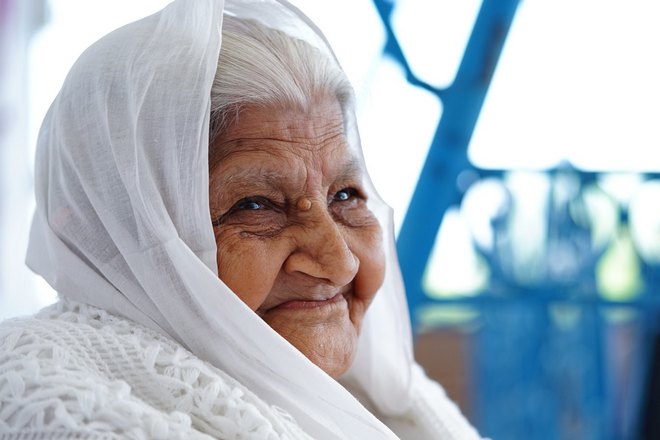 Женщина в платке