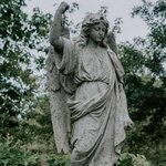 Скульптура на кладбище