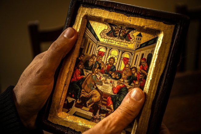 Икона в руках