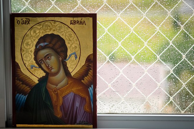 Икона возле окна