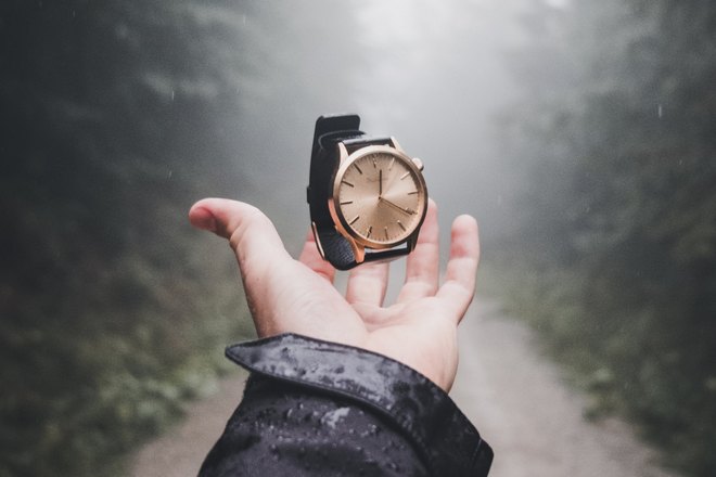 Подброшенные часы