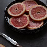 Нож и грейпфрут