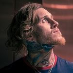 Ни одной родинки не видно за татуировками