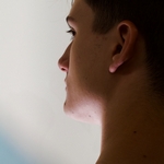 Родинки могут располагаться на любой части шеи